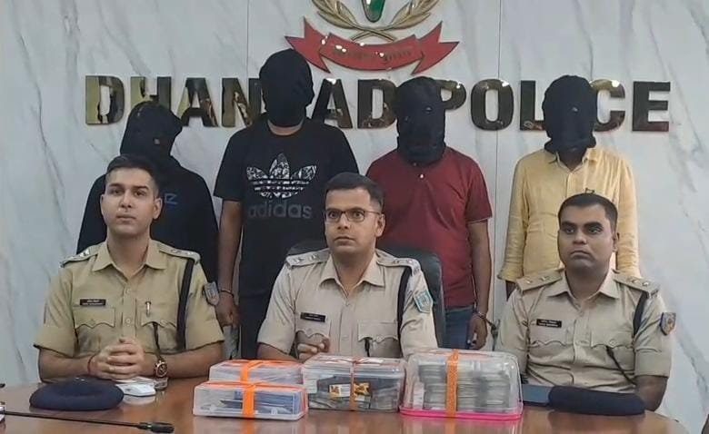 धनबाद पुलिस की सर्जिकल स्ट्राइक, प्रिंस खान गैंग का नेटवर्क ध्वस्त