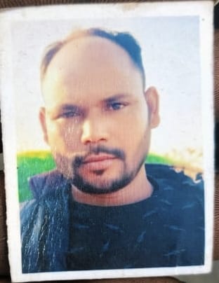 रामगढ़ः ट्रेलर ने सड़क किनारे खड़े ट्रक में मारी टक्कर, चालक की मौत