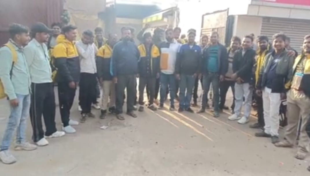 जमशेदपुर में ब्लिंकिट राइडर्स हड़ताल पर, सुरक्षा व पेआउट बढ़ाने की मांग