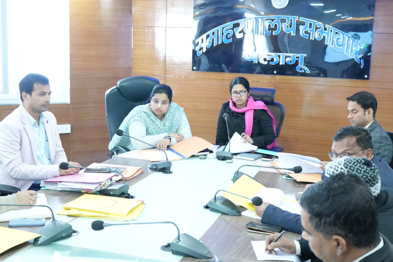 बाल श्रम से मुक्त बच्चों का स्कूलों में एडमिशन सुनिश्चित करें: पलामू डीसी