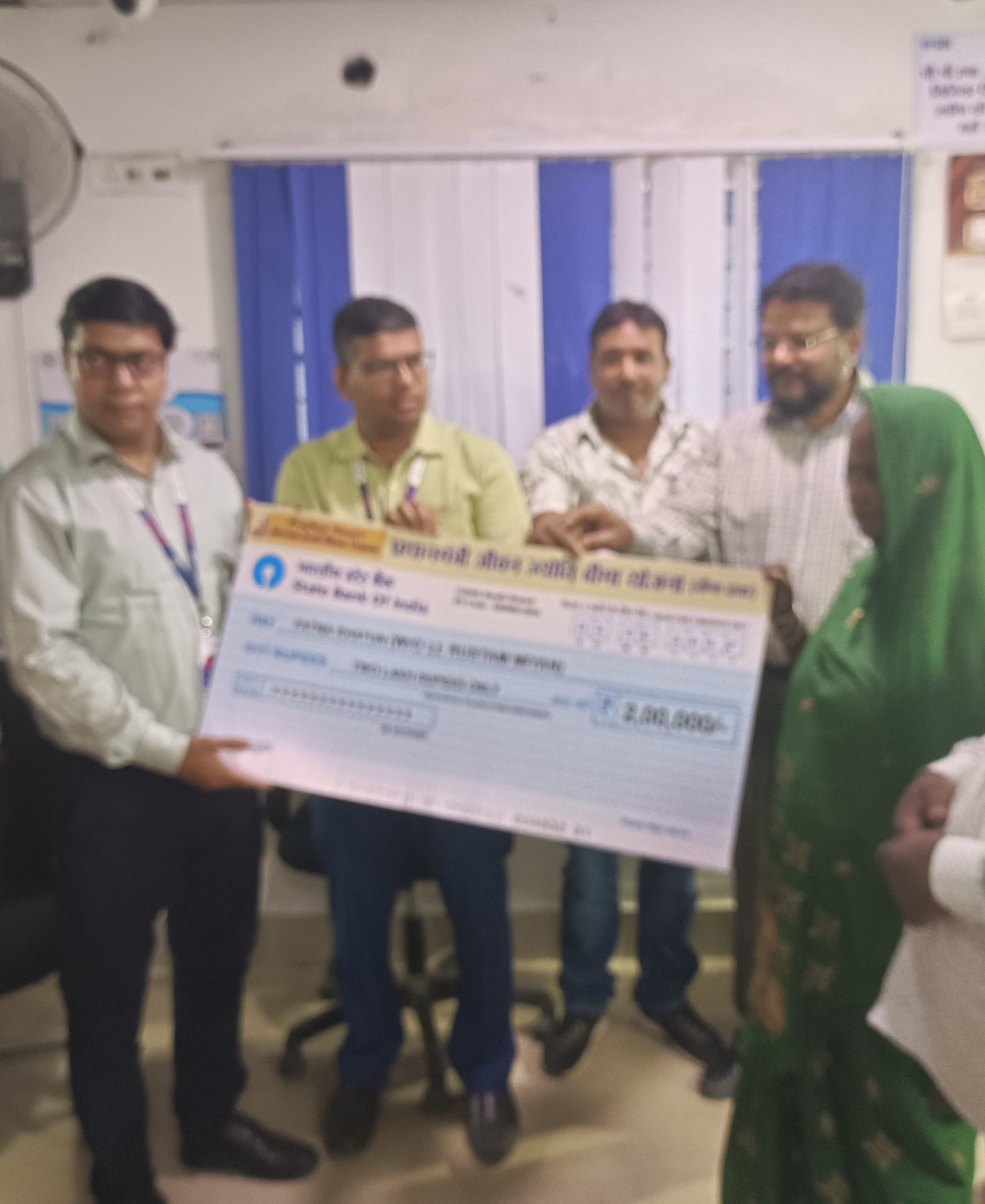 देवघरः सारठ में 9 लाभुकों को मिला पीएम जीवन ज्योति योजना का लाभ