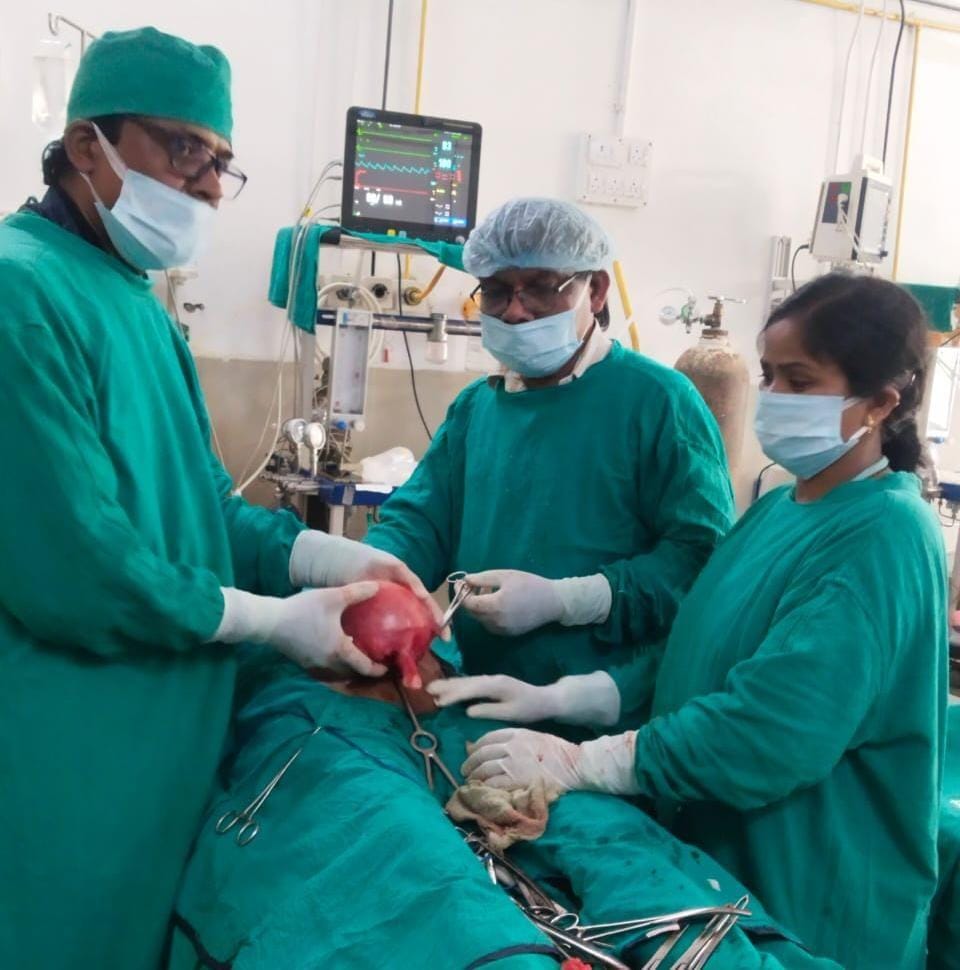 धनबादः सदर अस्पताल में महिला का हुआ हिस्टेरेक्टोमी का सफल ऑपरेशन