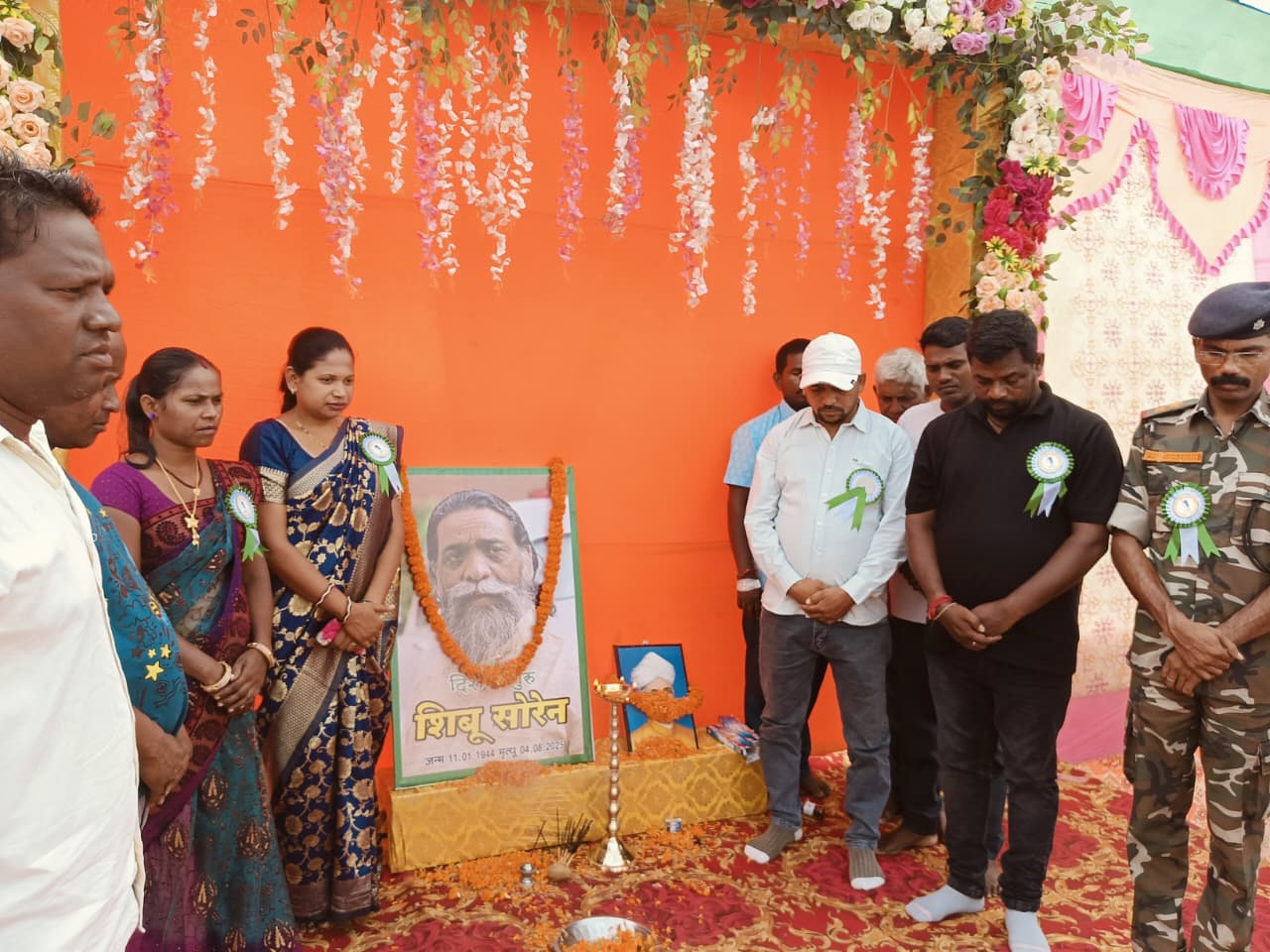 चाईबासाः रोलाडीह में तीन दिवसीय फुटबाल प्रतियोगिता का आगाज, 48 टीमें ले रहीं भाग