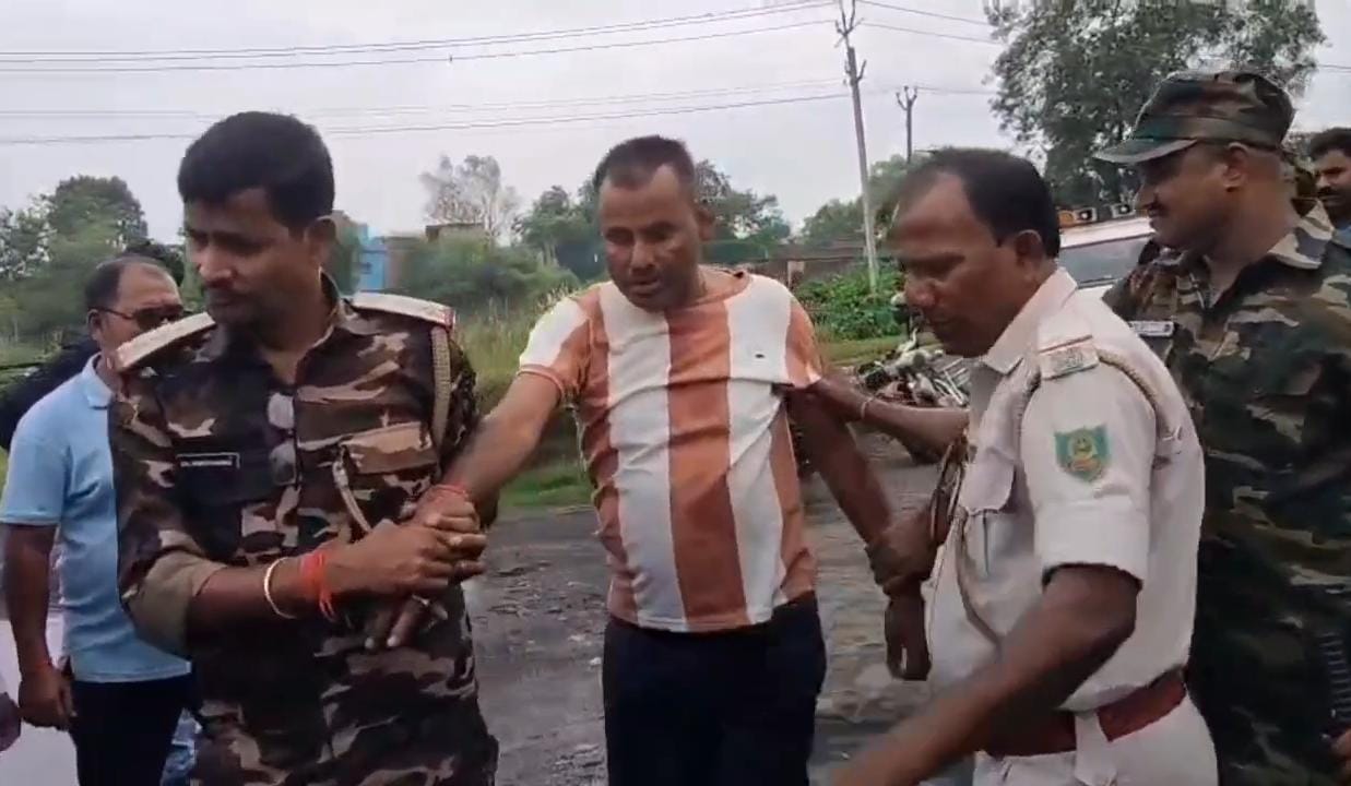 धनबादः BCCL कर्मी ने की आत्मदाह की कोशिश, CISF व पुलिस ने बचाया