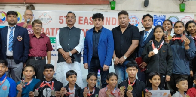 पूर्वी भारत कराटे चैंपियनशिप में रामगढ़ के खिलाड़ियों का परचम, जीते 40 मेडल