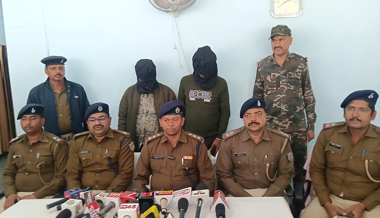 धनबादः शहाबुद्दीन सिद्दीकी हत्याकांड का मुख्य शूटर बमकर अपने साथी के साथ गिरफ्तार