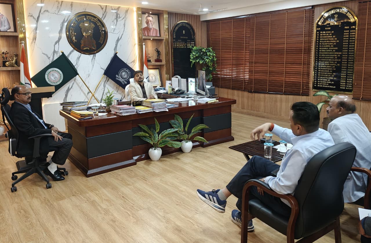 धनबादः केंदुआडीह गैस रिसाव पर उच्चस्तरीय बैठक, प्रभावितों को जल्द शिफ्ट करने का निर्देश