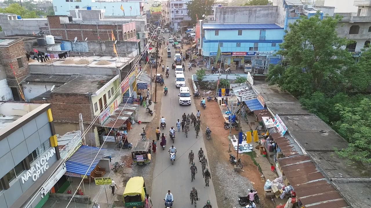 रामगढ़: बकरीद को  लेकर पुलिस का फ्लैग मार्च, पर्व सौहार्द के साथ मनाने की अपील