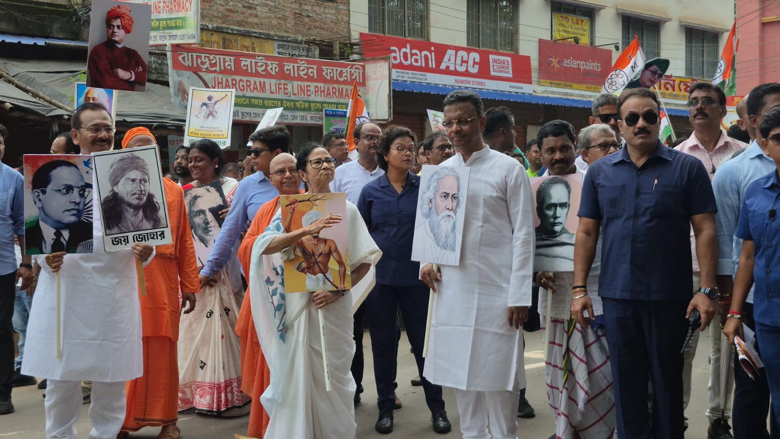 जमशेदपुरः सुंदरनगर में झामुमो कार्यकर्ताओं ने गुरुजी को दी श्रद्धांजलि