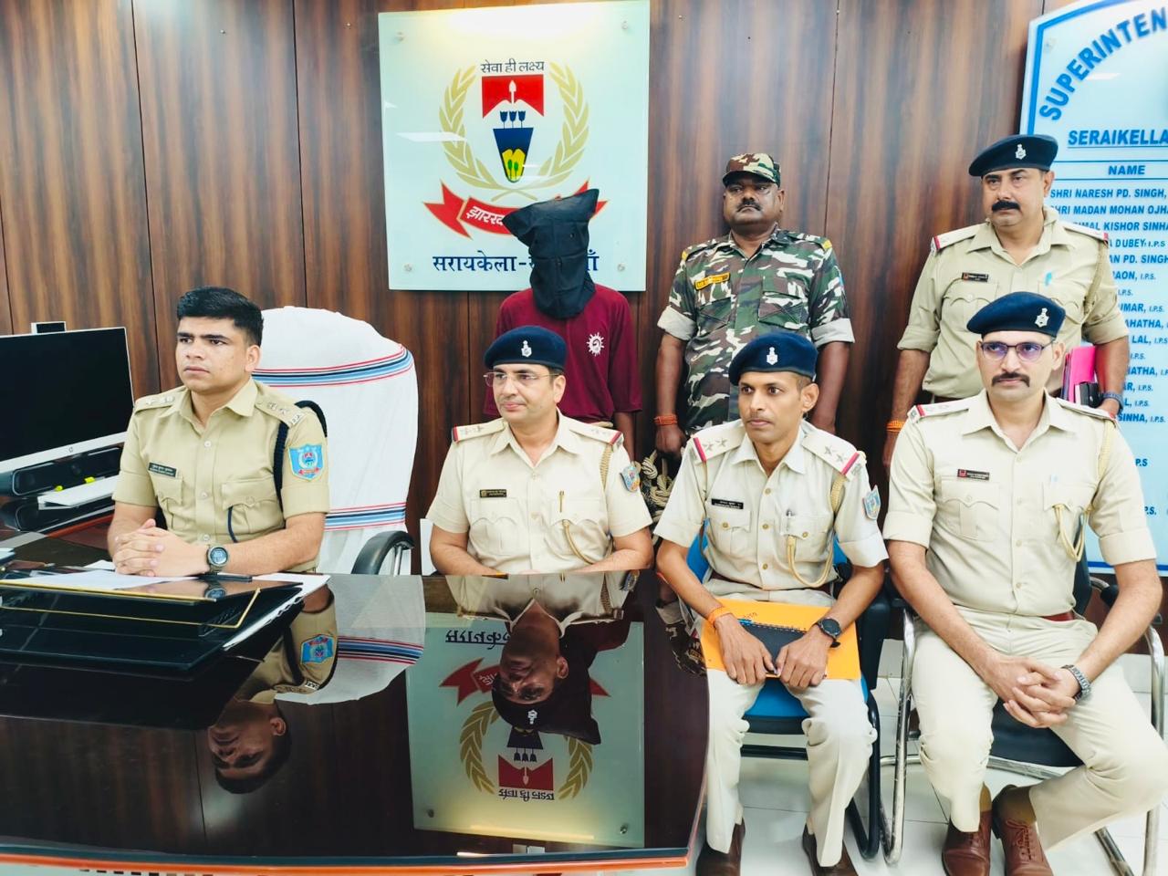 सरायकेलाः नीमडीह पुलिस ने चोरी की 6 बाइक बरामद की, युवक गिरफ्तार