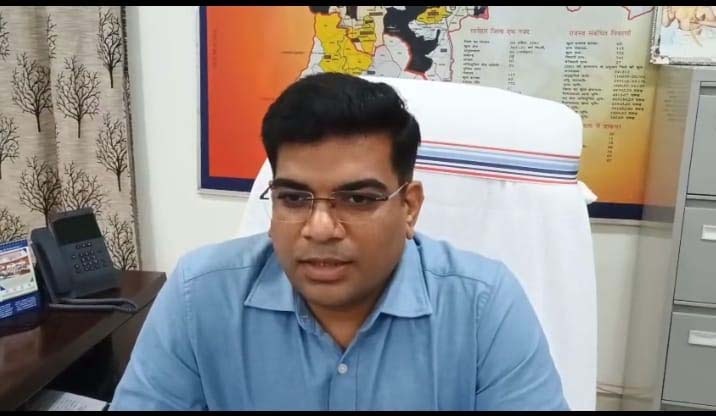 लातेहारः डीडीसी ने मनरेगा जॉब कार्डों का भौतिक सत्यारपन कराने का दिया निर्देश