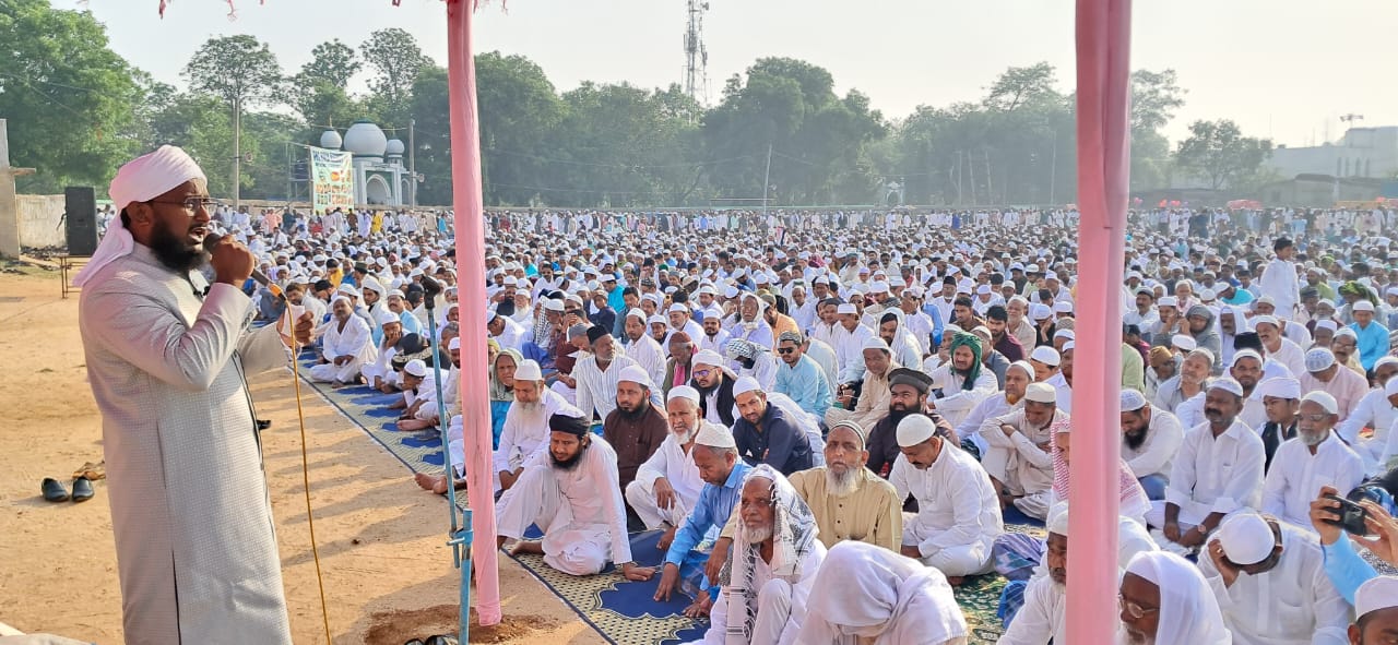 रामगढ़ः श्रद्धा के साथ मनी बकरीद, अल्लाह से मांगी सलामती की दुआ
