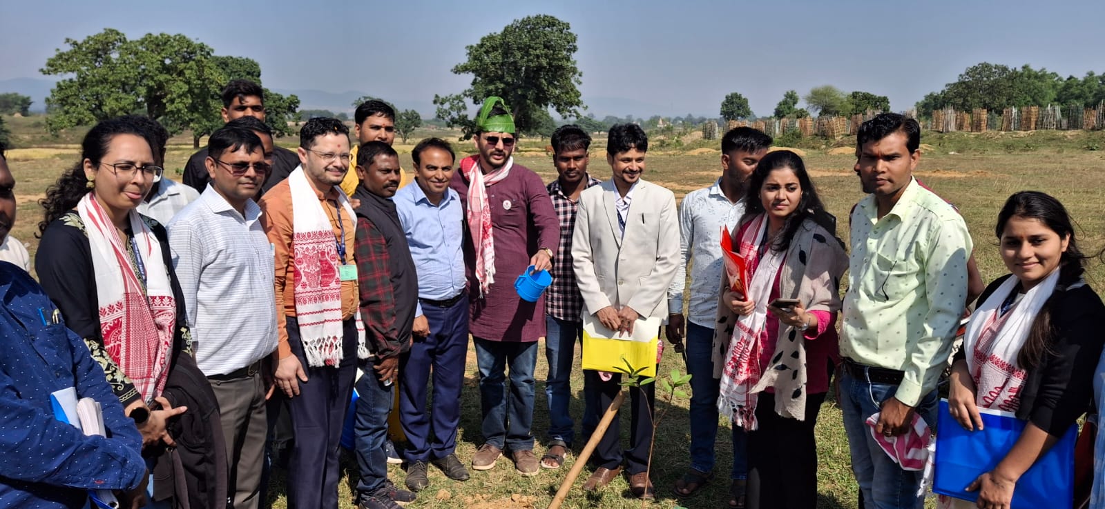 रामगढ़ः नीति आयोग की टीम ने किया पतरातु का दौरा, बिरहोर परिवारों से की मुलाकात