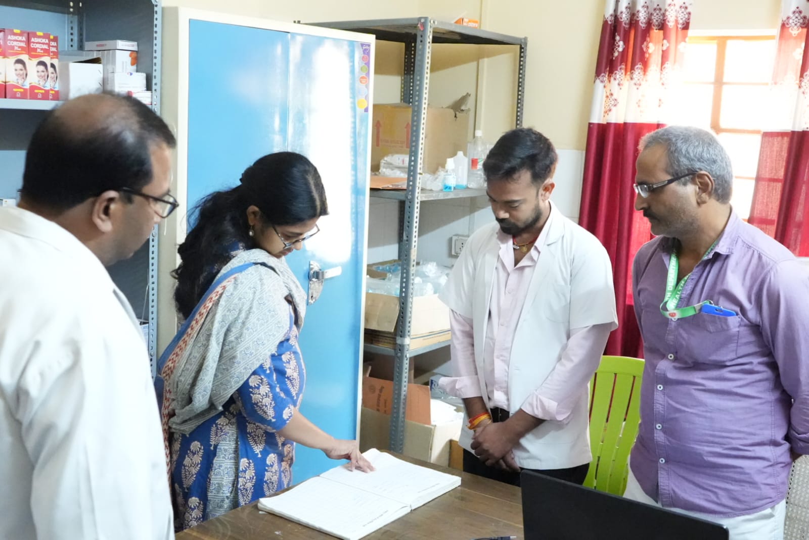 पलामूः डीसी ने पाटन सीएचसी का किया निरीक्षण, दिए व्यवस्था सुधारने के निर्देश