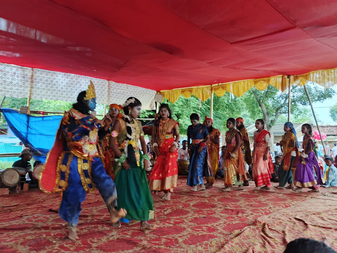 चाईबासाः पोटका में छऊ नृत्य महोत्सव का समापन, सांसद ने लिया भाग