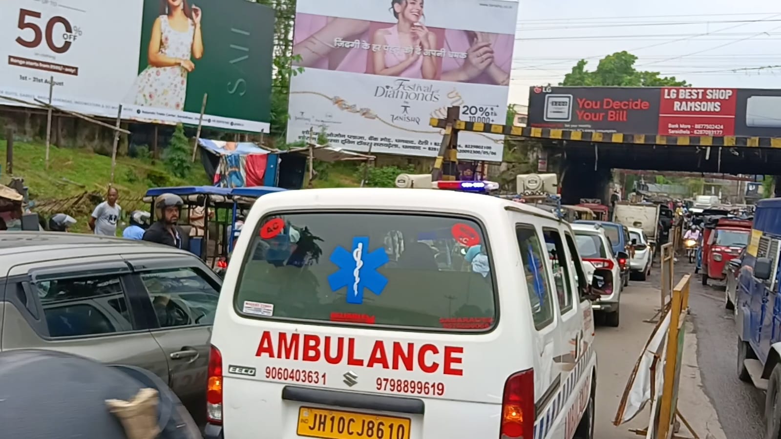 धनबादः गया पुल पर फिर लगा लंबा जाम, घंटों फंसी रही एंबुलेंस भी