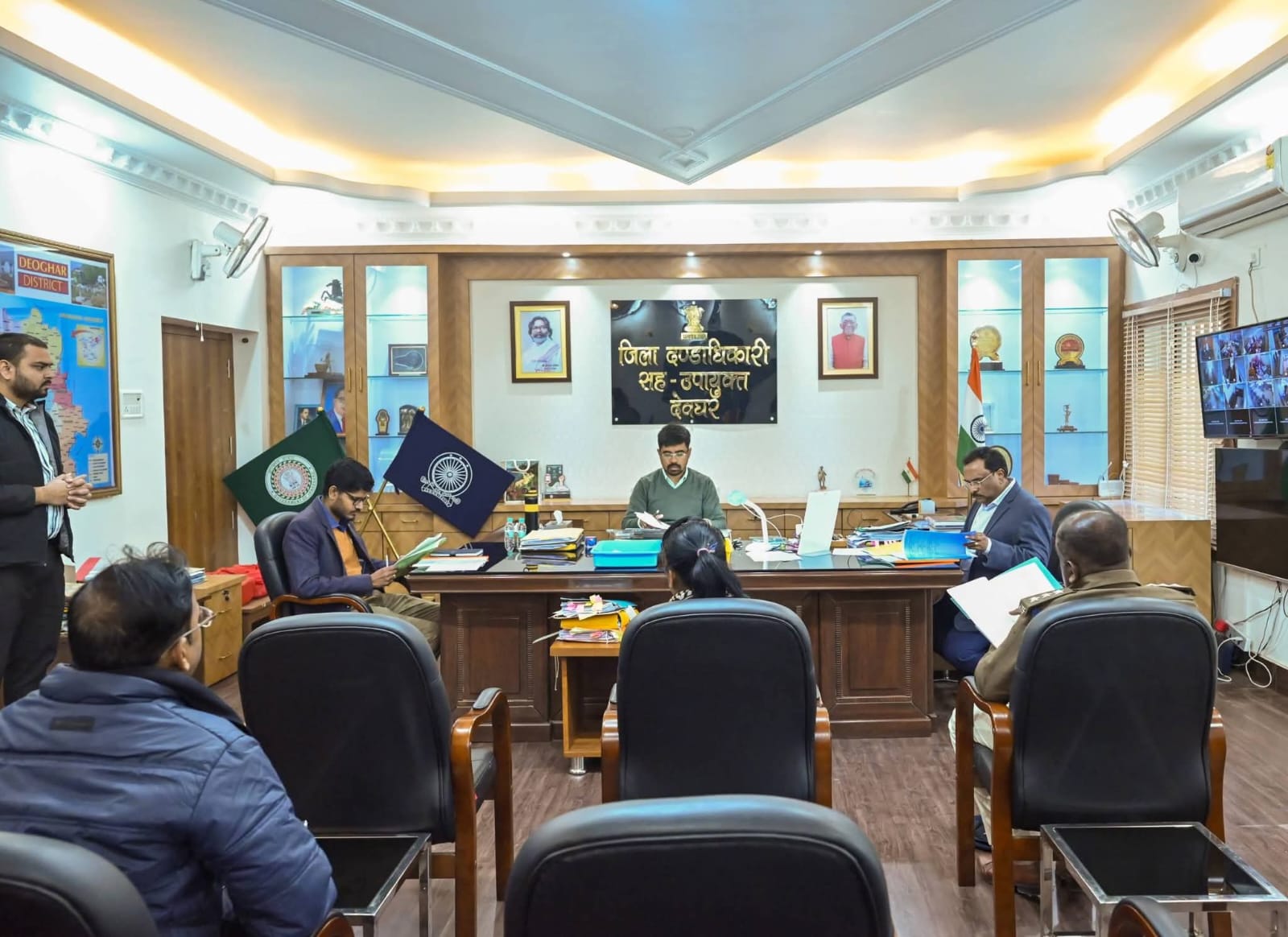 देवघरः जिला स्थापना समिति की बैठक में अनुकंपा से जुड़े 27 आवेदनों को स्वीकृति