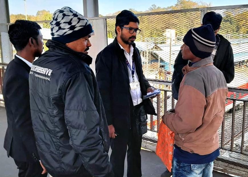 धनबाद स्टेशन पर मजिस्ट्रेट की मौजूदगी में टिकट चेकिंग अभियान, 81 यात्री पकड़ाए