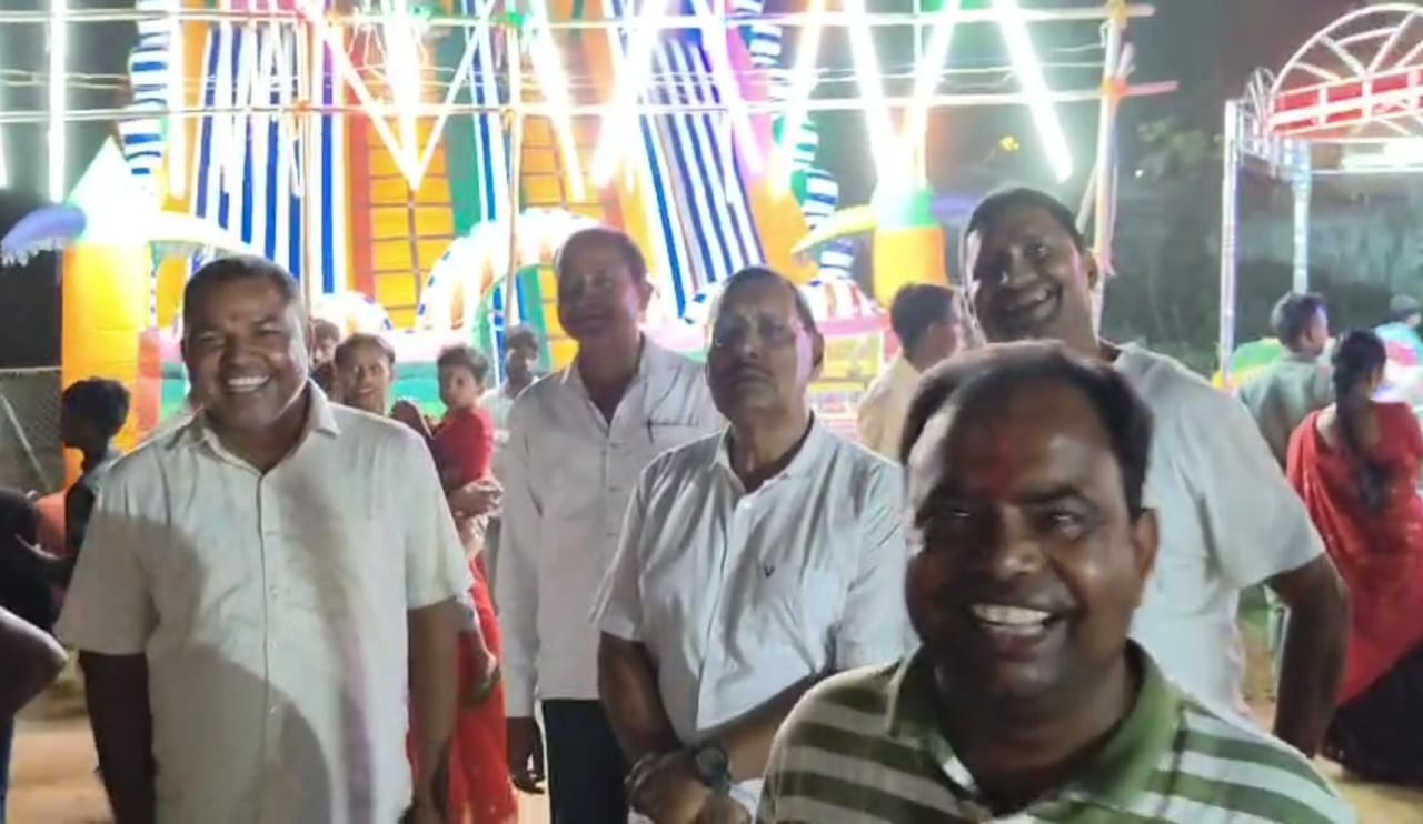 देवघरः चितरा में रूद्र महायज्ञ में उमड़े श्रद्धालु. पूर्व स्पीकर शशांक शेखर भी पहुंचे