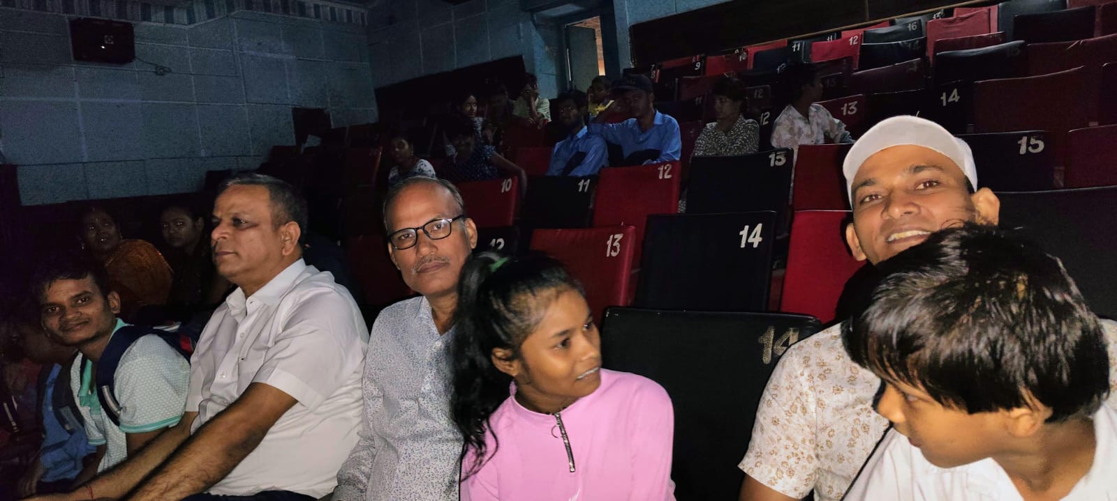 धनबादः फिल्म ‘तारे जमीन पर’ देख भावुक हुए दिव्यांग बच्चे