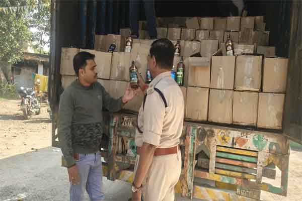 रांची पुलिस की कार्रवाई, नामकुम में अवैध शराब से भरा कंटेनर जब्त