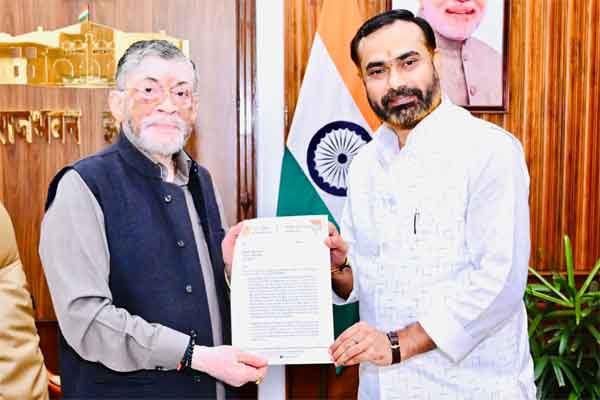 बीएसएल विस्तारीकरण व पत्रकार बीमा योजना को लेकर राज्यपाल से मिले कुमार अमित