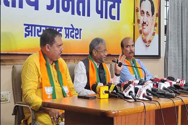 खुद को अबुआ सरकार कहने वाले आज खुद ही स्थानीयों के रोजगार छीन रहे – बाबूलाल