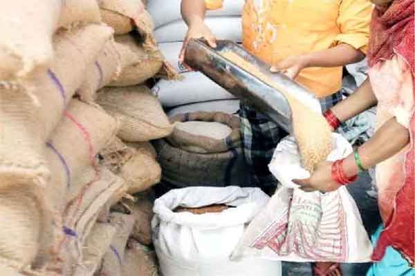 झारखंड में मृत लाभुकों के नाम पर उठ रहा था राशन, सरकार ने 6.12 लाख नाम किए रद्द