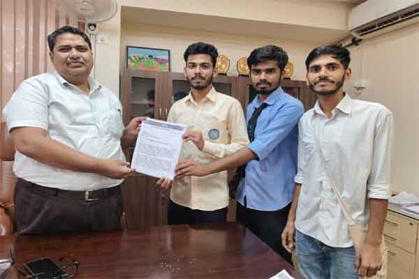 LLM विभाग में शिक्षकों की भारी कमी को लेकर AISA ने सौंपा कुलसचिव को ज्ञापन