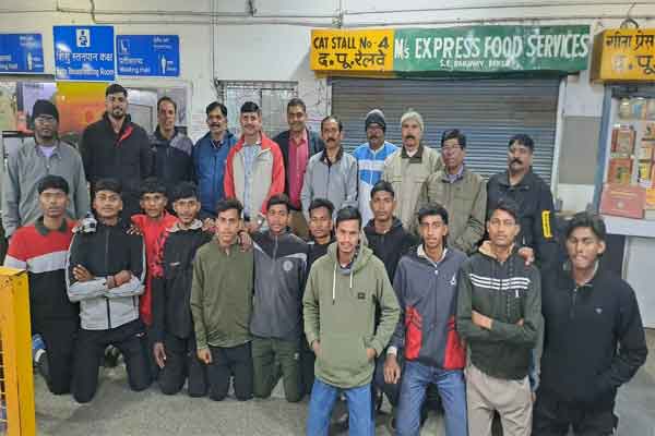 झारखंड की अंडर-18 वॉलीबॉल टीमें राष्ट्रीय प्रतियोगिता के लिए रवाना