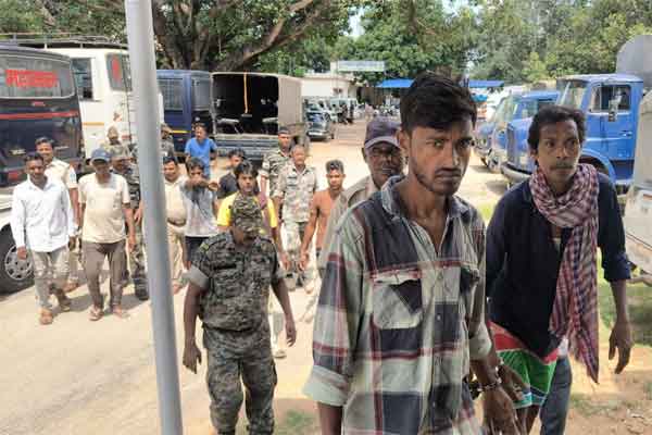 रांची के 25 थाना क्षेत्र में छापेमारी, फरार चल रहे 121 वारंटी गिरफ्तार