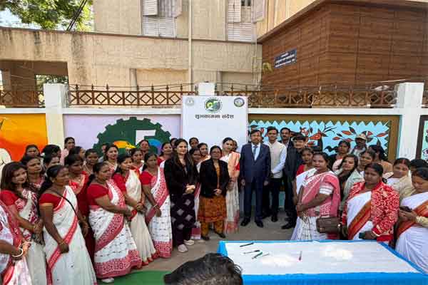 रांची में झारखंड स्थापना दिवस पर वॉल पेंटिंग और सेल्फी कैंपेन