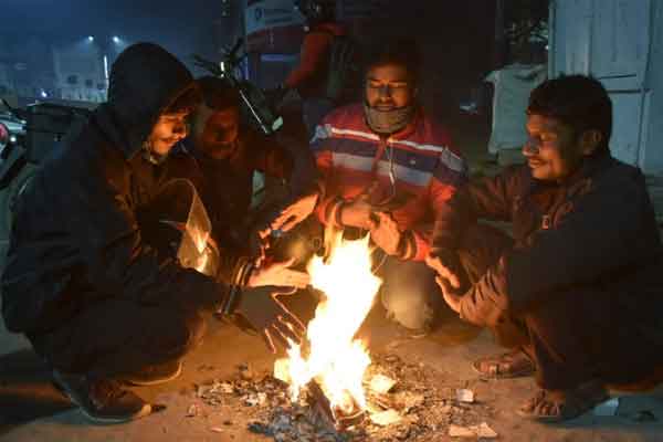 झारखंड में ठंड का कहर जारी, गुमला रहा सबसे ठंडा, 17 जिलों में शीतलहर का अलर्ट