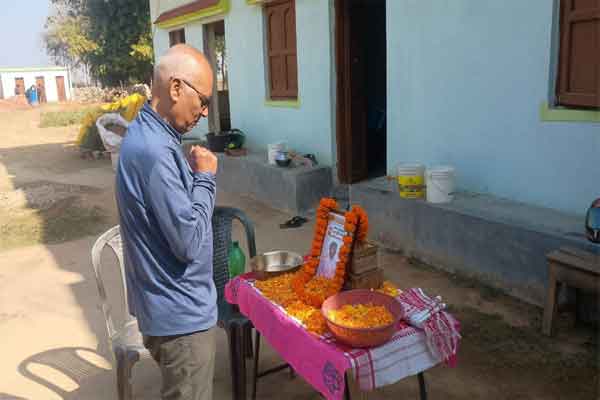 सोमा मुंडा हत्याकांड: परिजनों से मिले भाकपा माले नेता, निष्पक्ष जांच व दोषियों को सजा की मांग