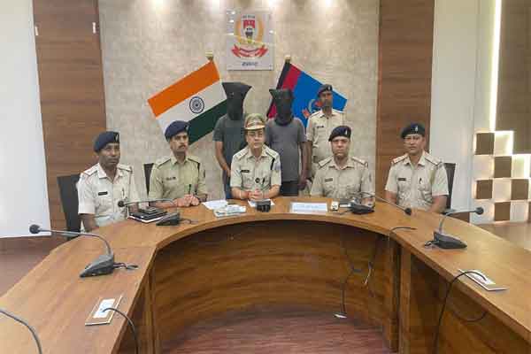 रामगढ़ : पतरातु में पांडेय गिरोह दो सदस्य हथियार के साथ गिरफ्तार