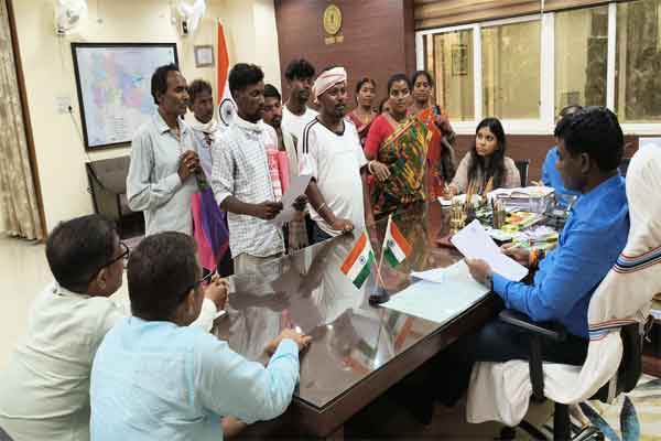 जनता दरबार में डीसी का एक्शन मोड, लोगों ने कहा – थैंक यू सर