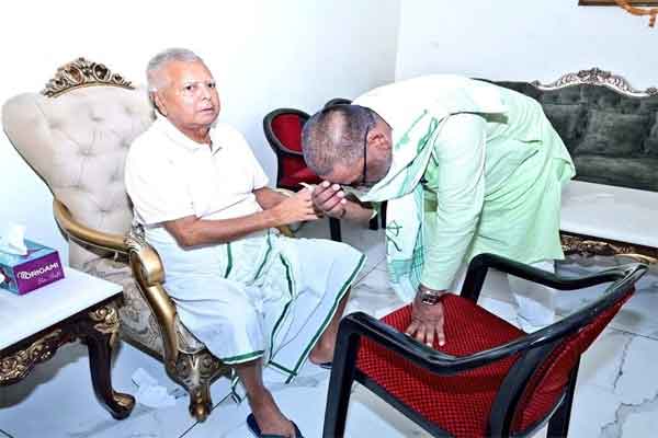 राजद सुप्रीमो लालू प्रसाद से मिले सीएम हेमंत सोरेन