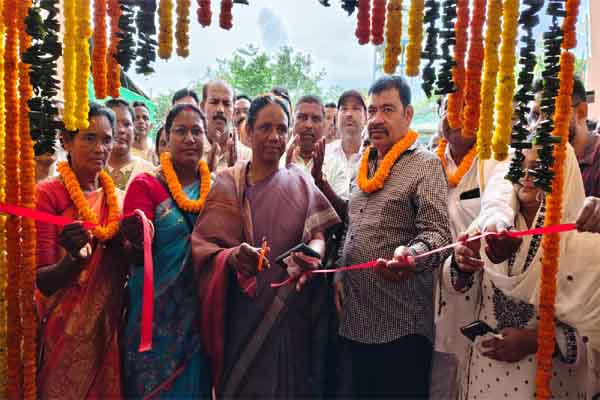 मझगांव में प्रखंड सह अंचल कार्यालय का सांसद व विधायक ने किया उद्घाटन