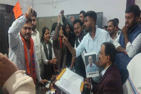 4 साल के कोर्स को 3 साल में खत्म करने का दबाव, रांची विमेंस कॉलेज की छात्राओं का हंगामा