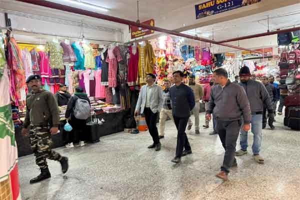 अटल वेंडर मार्केट का प्रशासक ने किया निरीक्षण, सुविधा और सफाई पर दिया जोर