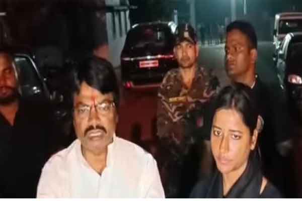 पूर्व मंत्री योगेंद्र साव और अंबा प्रसाद के खिलाफ सनहा दर्ज करने का आवेदन