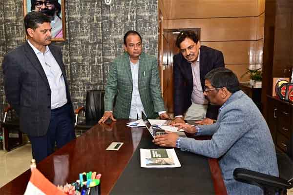 चिकित्सा शिक्षा व स्वास्थ्य सुविधाओं को मजबूत बनाने के लिए सरकार प्रतिबद्धः सीएम