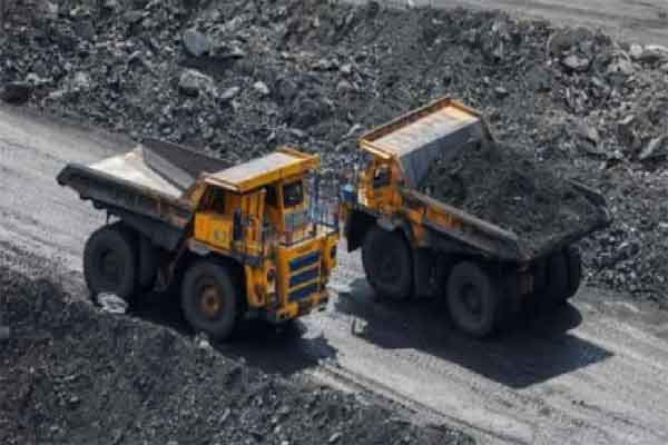 फर्जी चालान के सहारे खनिजों की ढुलाई के आरोप में प्राथमिकी दर्ज