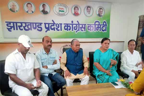 मंत्री दीपिका पांडे का लगा जनता दरबार, जन समस्याओं का किया समाधान