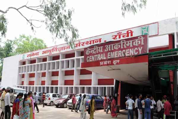 सरकार व RIMS के पास निजी प्रैक्टिस करने वाले डॉक्टर्स के खिलाफ कार्रवाई करने की इच्छा शक्ति ही नहीं