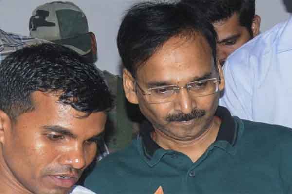 IAS विनय चौबे ने हाईकोर्ट से मांगी बेल, हजारीबाग केस में दायर की याचिका