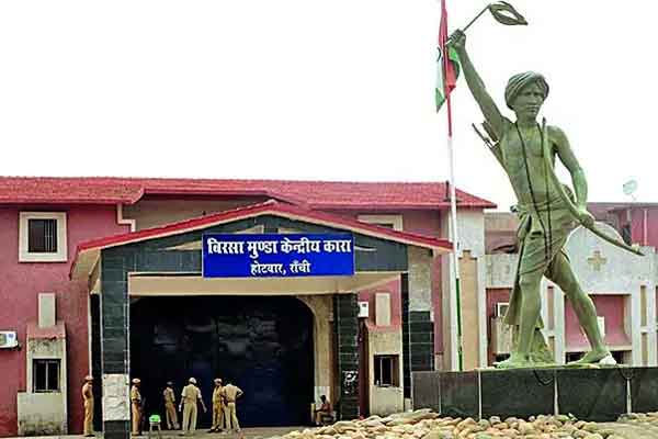 जेलकर्मियों पर लगा व्यवसायी कमल भूषण हत्याकांड के सरकारी गवाह को प्रताड़ित करने आरोप, गृह सचिव से शिकायत