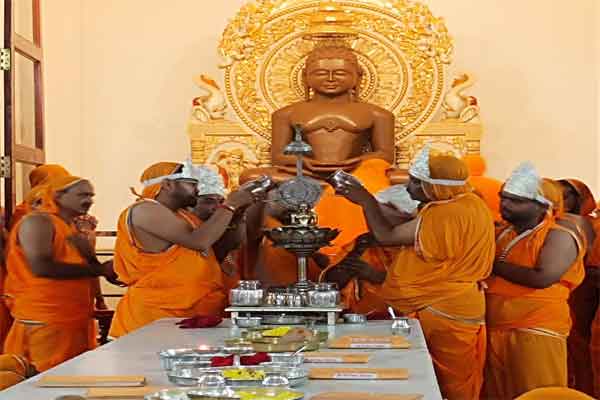 जैन धर्म का पर्वराज पर्युषण : तीसरे दिन श्रद्धालुओं ने की उत्तम आर्जव धर्म की पूजा