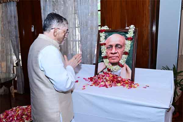 राज्यपाल ने सरदार पटेल की जयंती पर अर्पित की श्रद्धांजलि