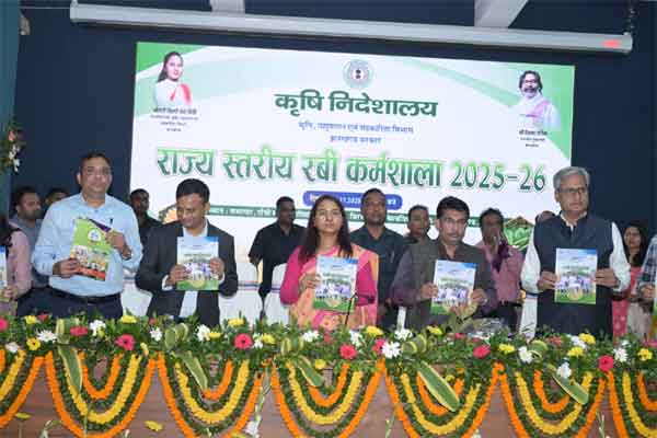 कृषि मंत्री का अधिकारियों को निर्देश, 200 किसानों के जीवन में व्यक्तिगत प्रयास से लाएं बदलाव